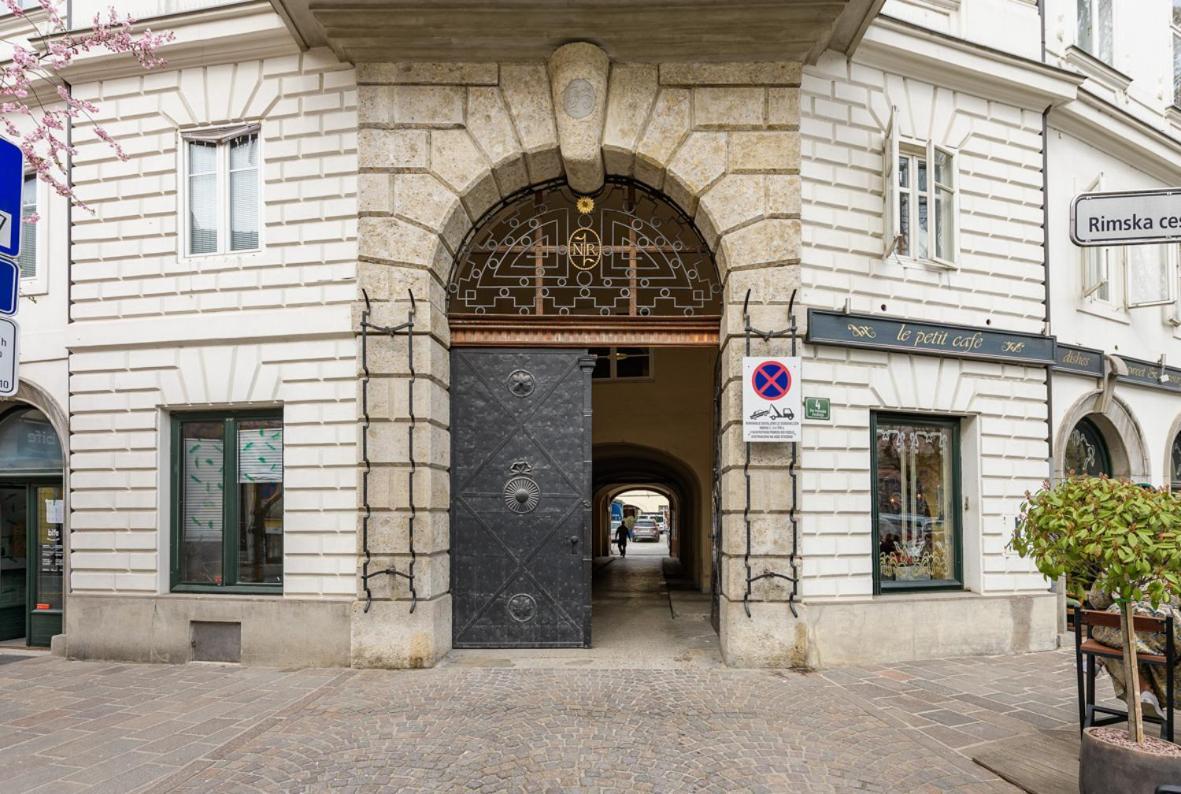 Apartment Napoleon Λιουμπλιάνα Εξωτερικό φωτογραφία